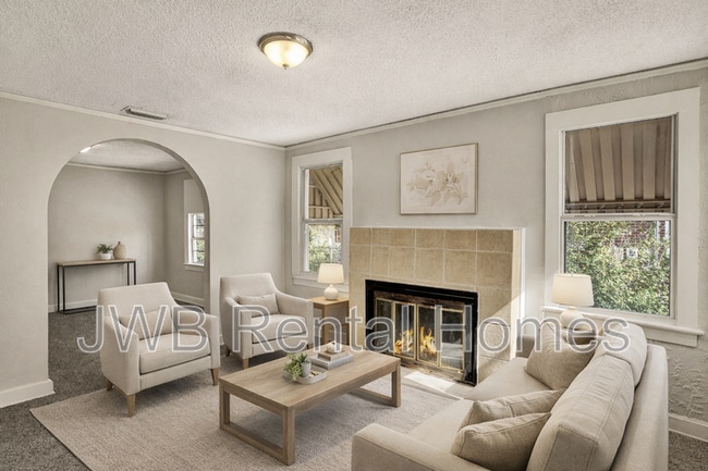 Building Photo - 1171 W 12th St