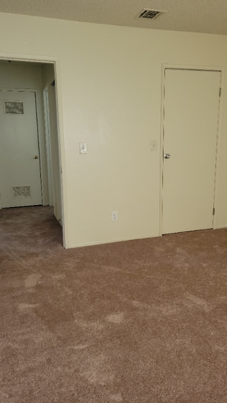 Building Photo - 15523 Barranca Way