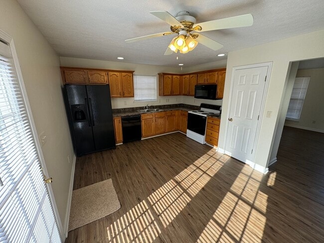 Building Photo - Ranch style 3 Bedroom and 2 Full Baths Home