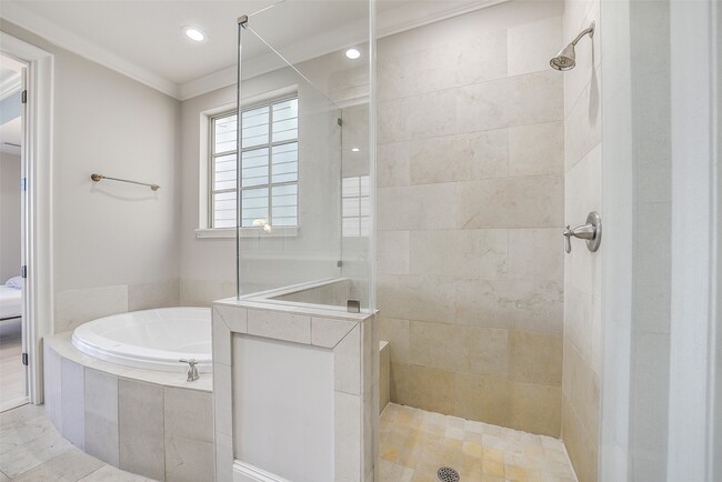 Building Photo - 1618 Rosewood St