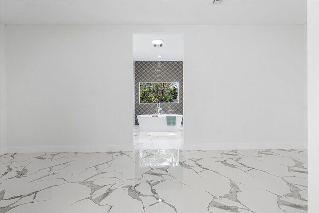 Building Photo - 7132 NW 62nd Terrace