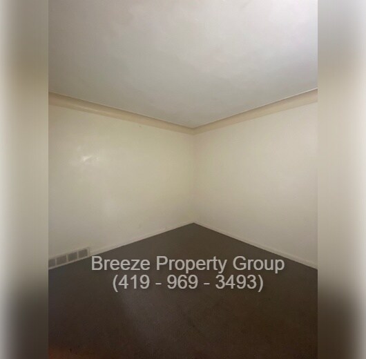 Building Photo - 319 N Detroit Ave