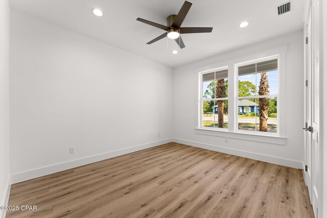 Building Photo - 7021 N Lagoon Dr