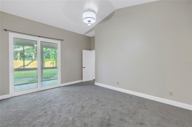 Building Photo - 4832 Queen Palm Terrace NE