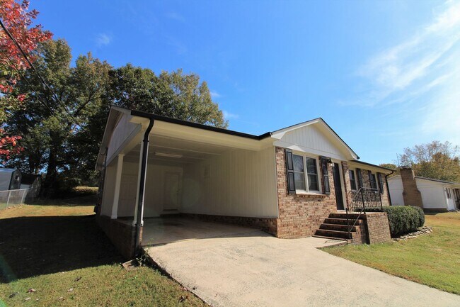 Building Photo - (Coming Soon) Cute 3 bedroom Brick Ranch in Unionville!