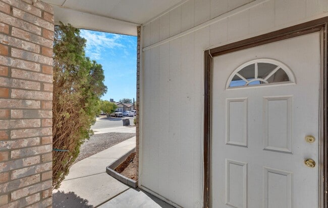 Building Photo - 14509 Encantado Dr