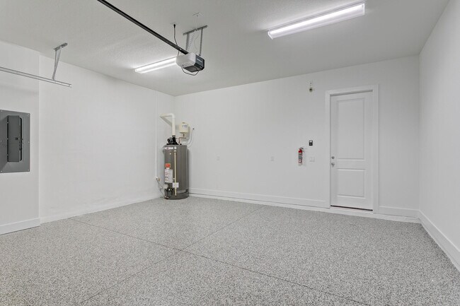 Building Photo - 13559 Artisan Cir