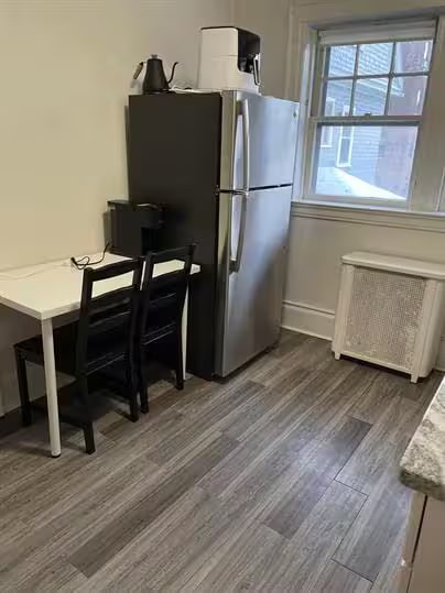 Apt 10 - Lynwood Place