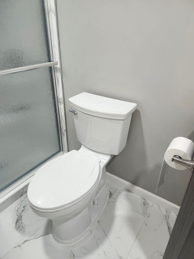 Building Photo - Single family home in great neighborhood!