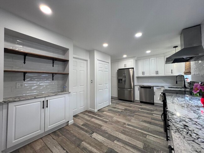 Building Photo - 4033 Ramblewood Dr