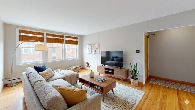 Building Photo - 2410 W Farragut Ave