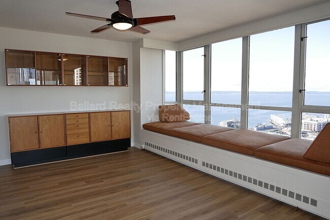 Building Photo - 2125 1st Ave