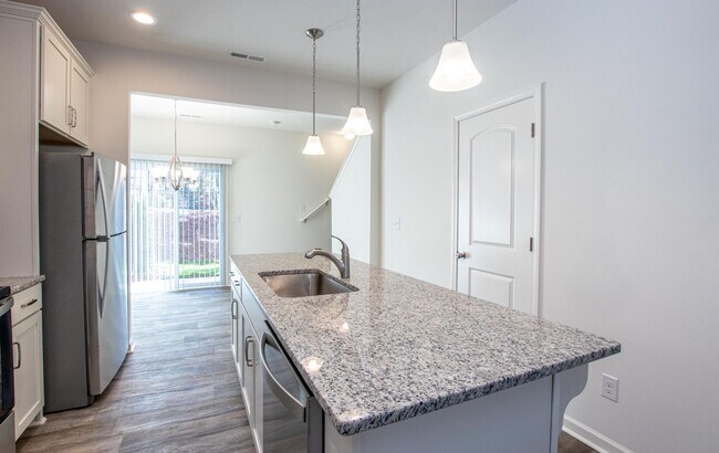 Building Photo - BEAUTIFUL 2 Bedroom Townhome in Cox Mill District AVAILABLE JUNE 2026