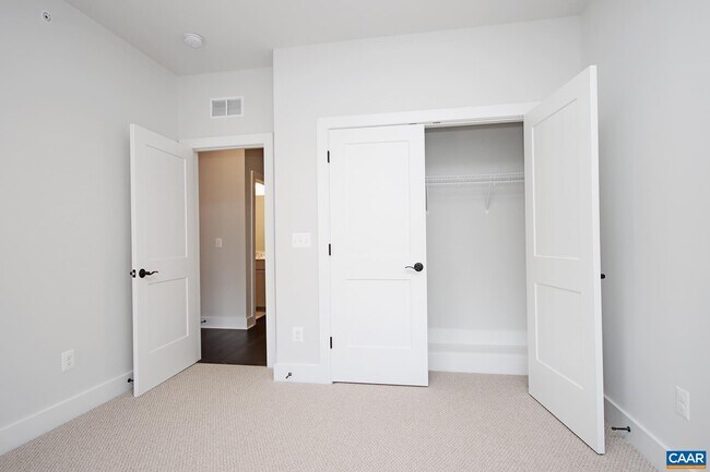 Building Photo - 806 Wesley Ln