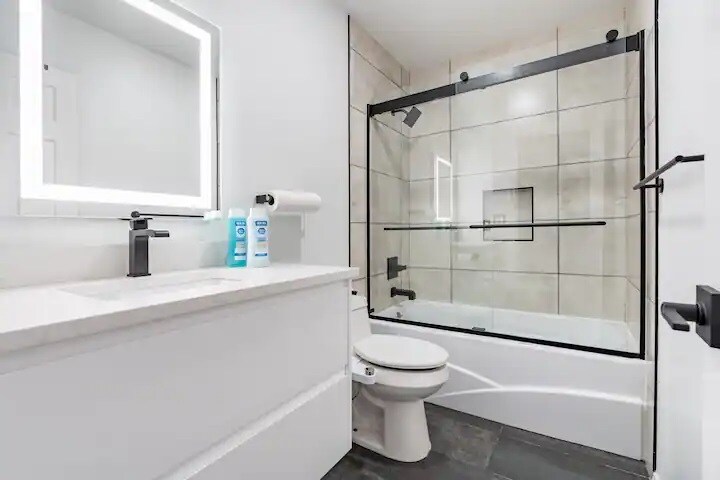 Building Photo - 16908 River Rock Dr