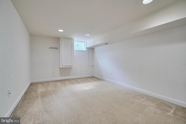 Building Photo - 1546 S Hanover St