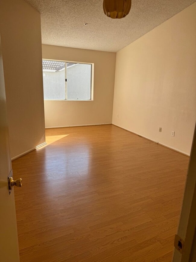 Building Photo - 14661 Woodland Dr