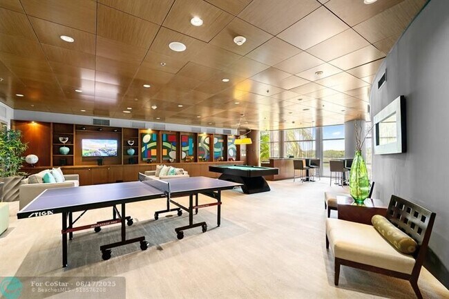 Building Photo - 2641 N Flamingo Rd