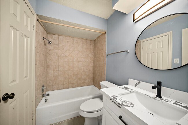 Building Photo - 14107 Woodnook Dr