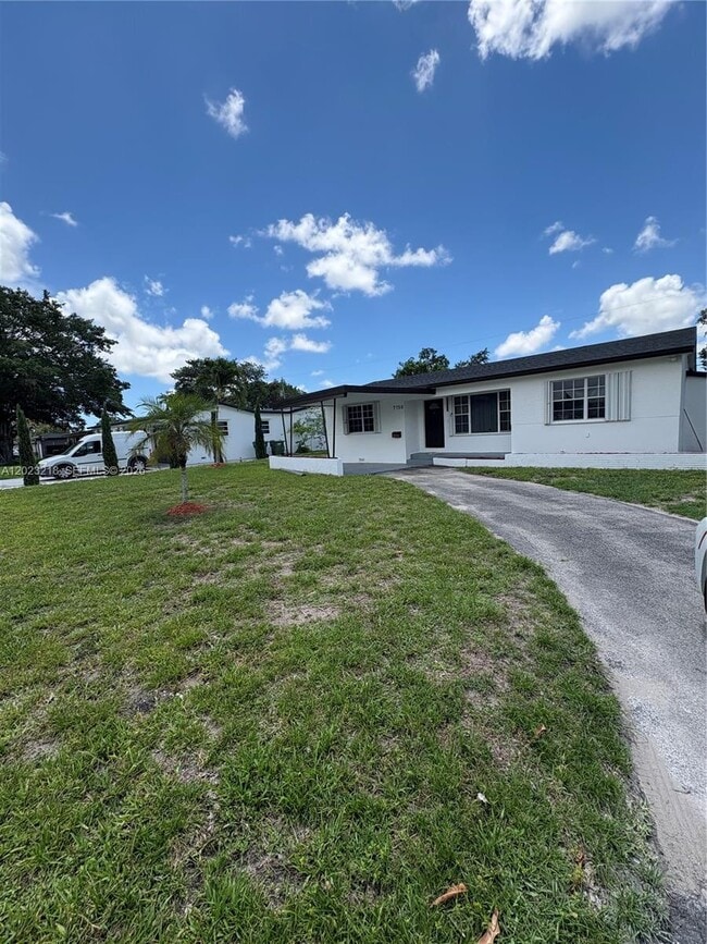 Building Photo - 7150 SW 10th St