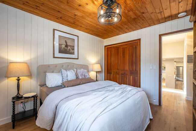 Building Photo - 43620 Washburn Dr