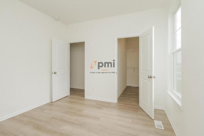 Building Photo - 6643 Prairie Rose Dr
