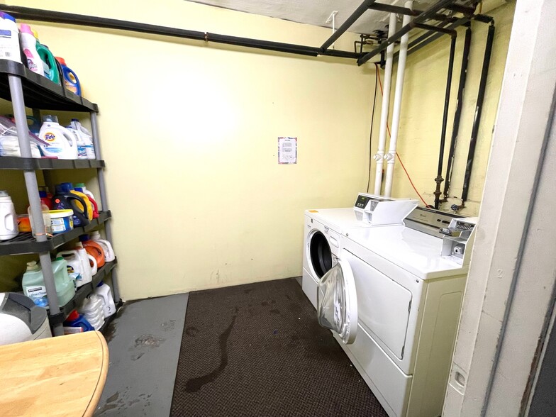 Building Photo - 226 Jamaicaway