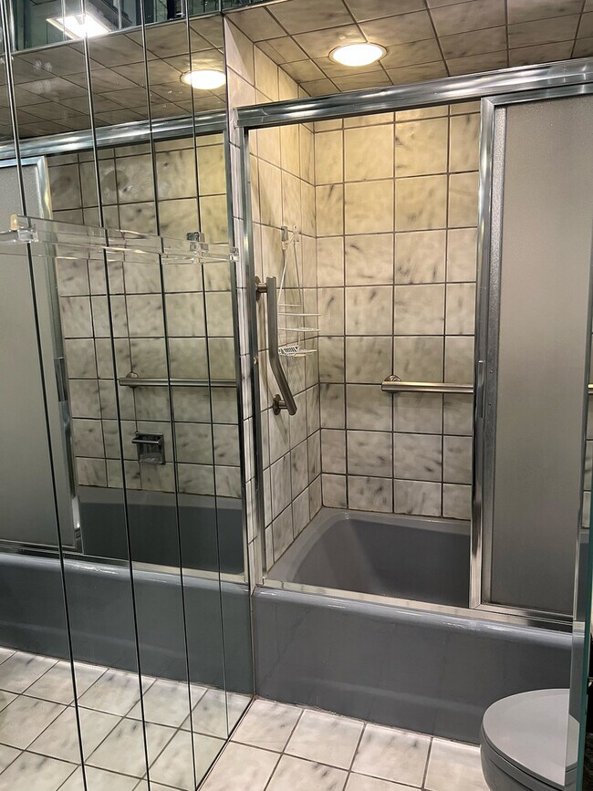 Building Photo - 838 Michigan Ave