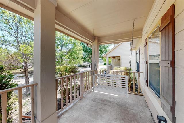 Building Photo - 1421 Cherokee Rose Trail