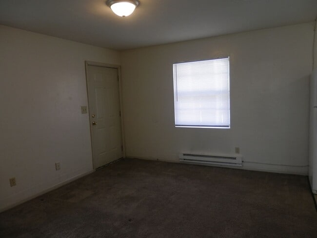 Building Photo - 207 Highview Ave