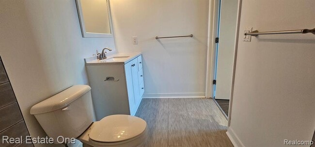 Building Photo - 100 W Fifth St