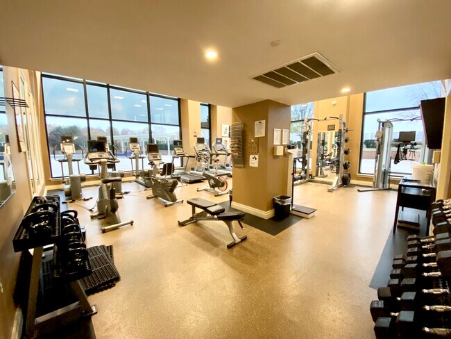 Building Photo - 2451 Midtown Ave