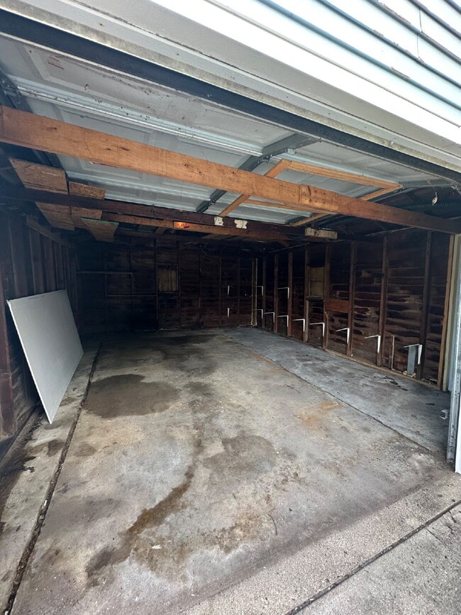 Building Photo - 1253 Evergreen Ave