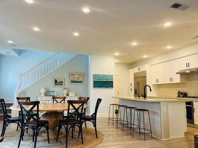 Building Photo - 1668 Shorebreak Way