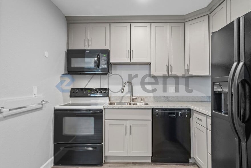 Building Photo - Unit 3