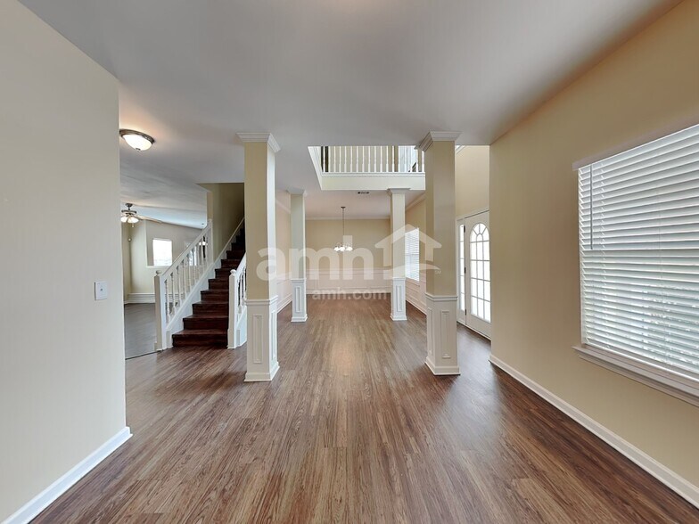 Building Photo - 3511 Umatilla Ln SW