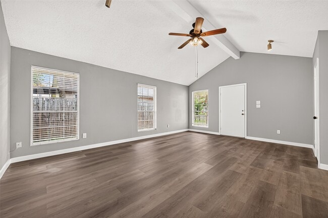 Building Photo - 10814 Parkland Woods Dr