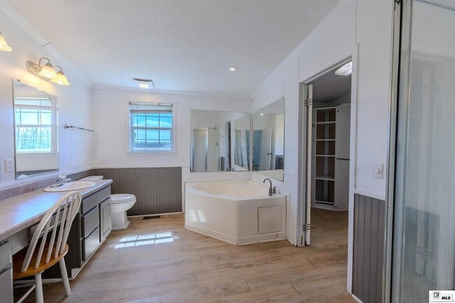 Building Photo - 205 Par Rd 2226