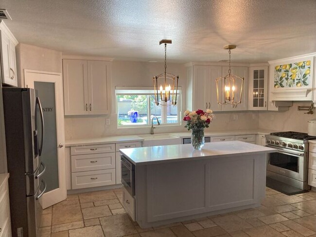 Building Photo - Coming Soon! Beautiful Executive Home in S...