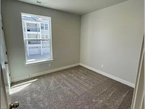 Building Photo - 938 W Coral Charm Way