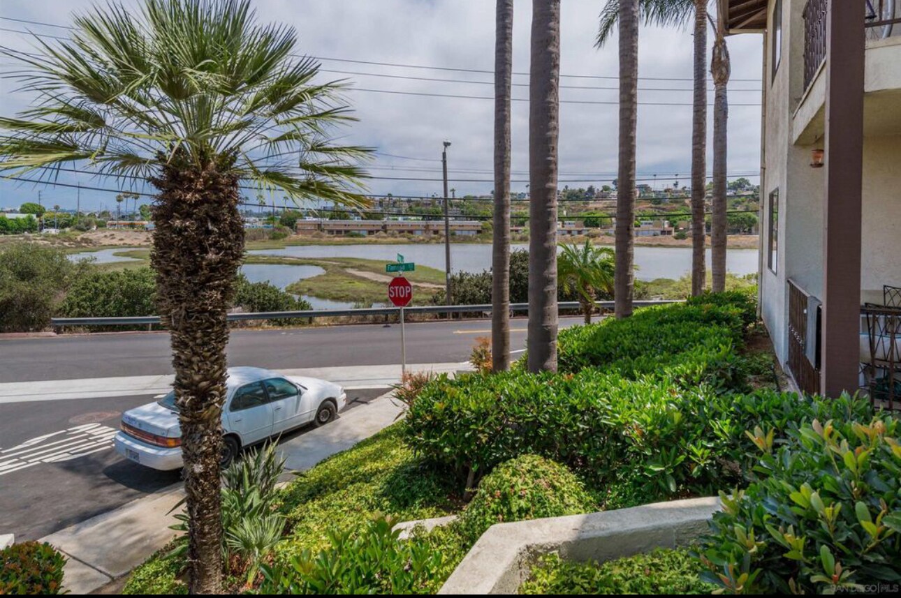 Building Photo - 2828 Famosa Blvd