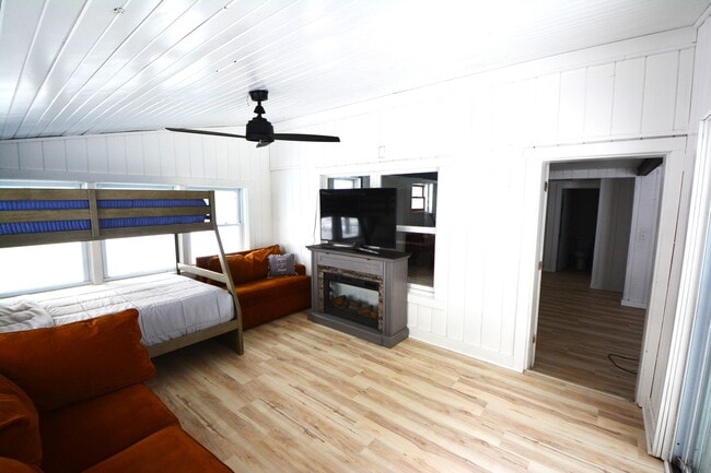 Building Photo - 36722 Birch Dr