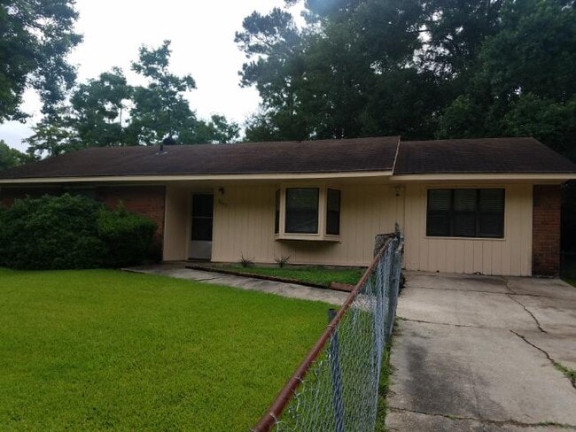 Primary Photo - 1043 Westwood Dr