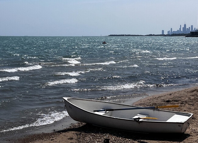 Building Photo - 1127 W Farwell Ave