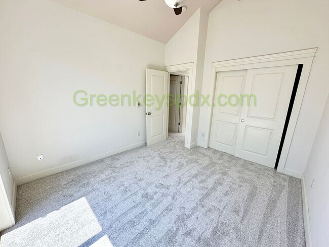 Building Photo - Secure and Beautiful 3-Bedroom 2.5-Bathroo...