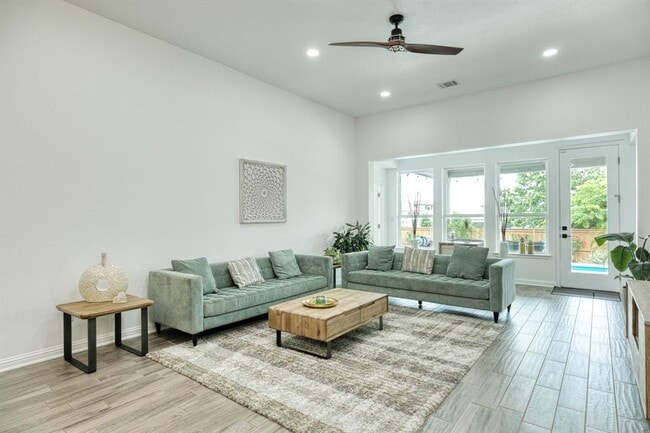 Building Photo - 5005 Yucca Flower Ln