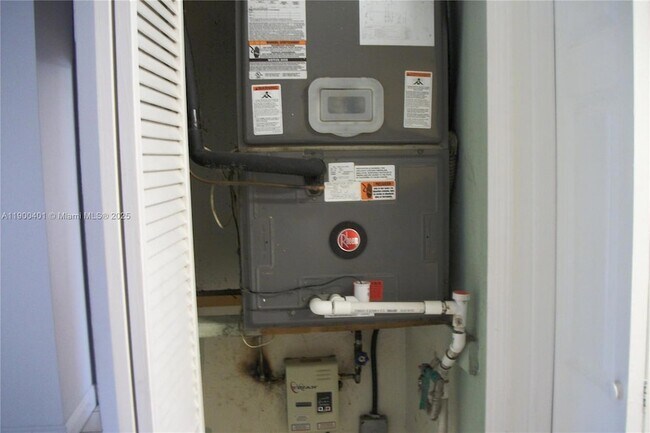 Building Photo - 9307 NW 121st St