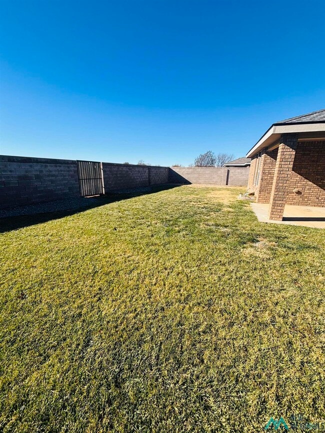 Building Photo - 517 Almond Tree Ln