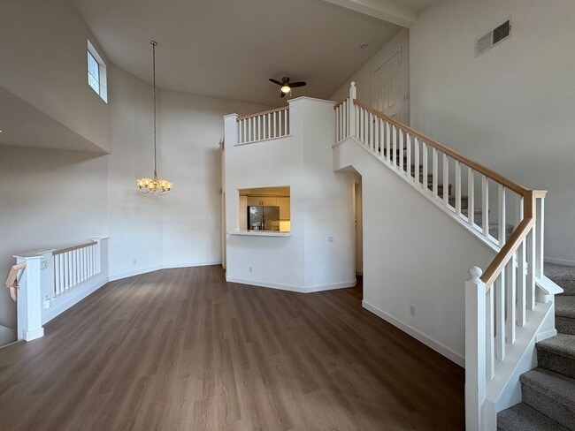 Building Photo - Modern comfort meets coastal living in thi...