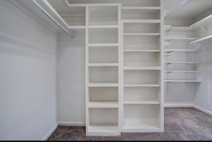 Building Photo - 306 Vale Ave